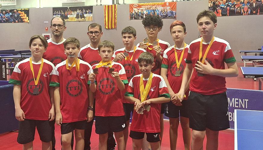 Buenos resultados para los jugadores de Osona en los JEEC en tenis de mesa