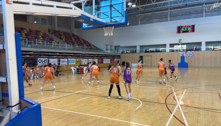 Victoria del Femenino Osona (64-63) ante el JAC Sants