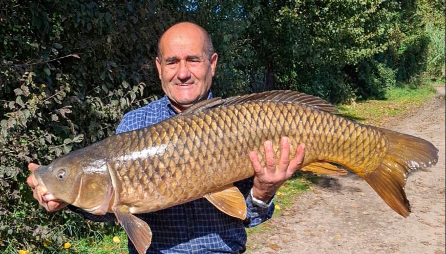 Carpa de récord en el concurso de pesca de final de temporada