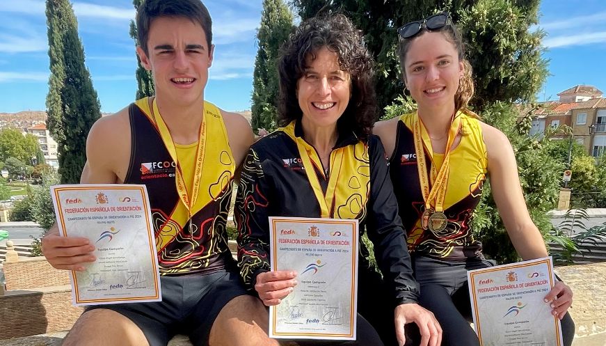 Tres campeones de España de Relevos Mixtos de la UEVic