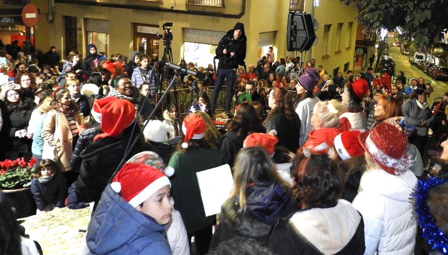 Centelles celebra l’encesa dels llums de Nadal i arrenca la campanya comercial