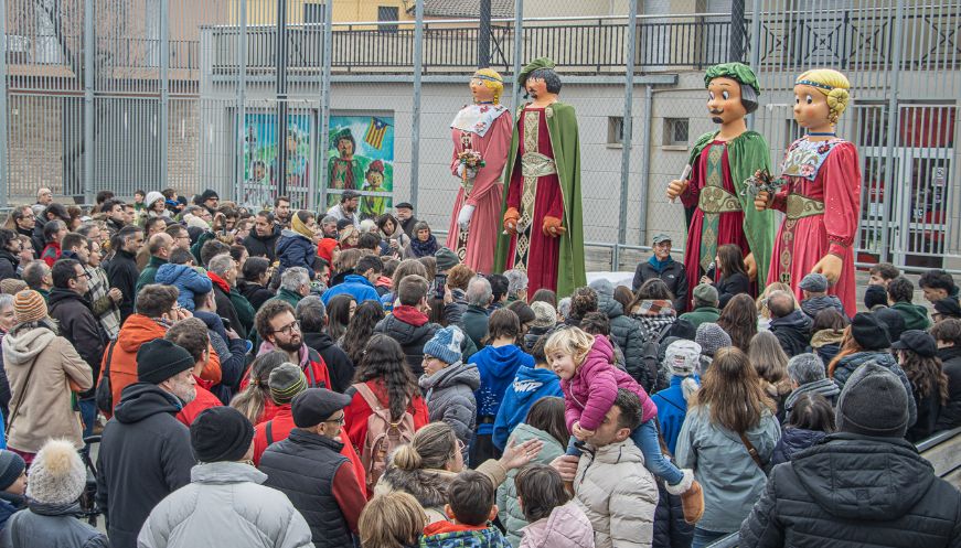 Els Geganters i Grallers de Santa Anna presenten els nous gegants del barri