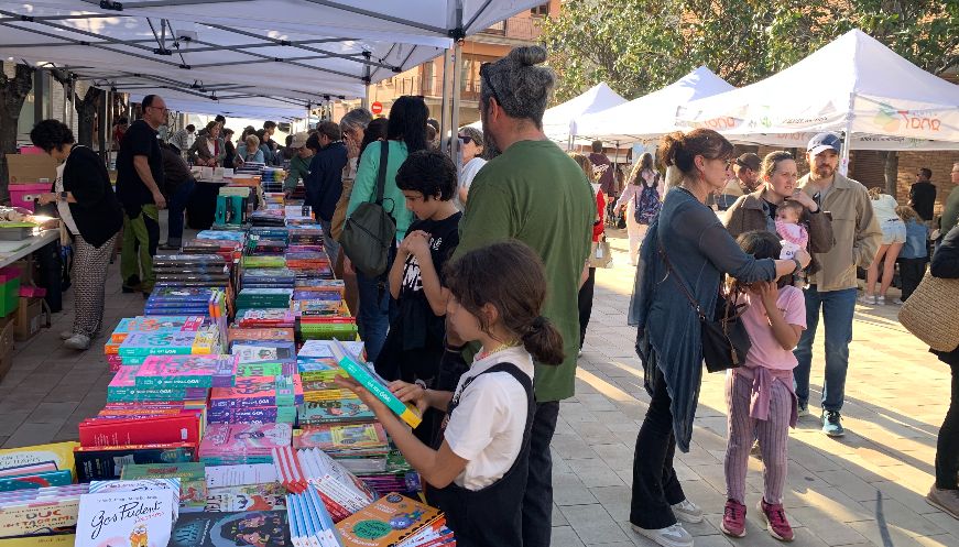 Sant Jordi omple els carrers d’Osona amb una gran participació ciutadana